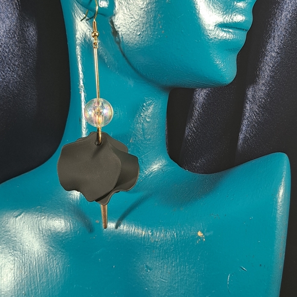 Black Spring Earrings - Picture 3 of 4